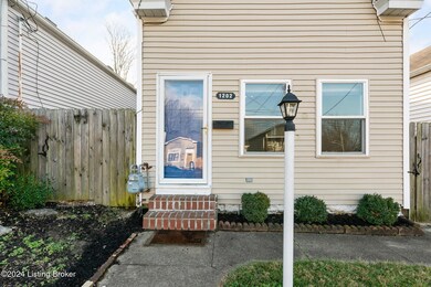1202 Hull St-4
