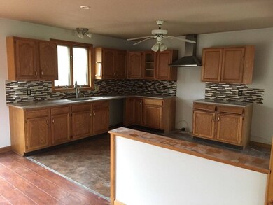 42 Eagle Dr, Dudley, MA 01571 - photo 2