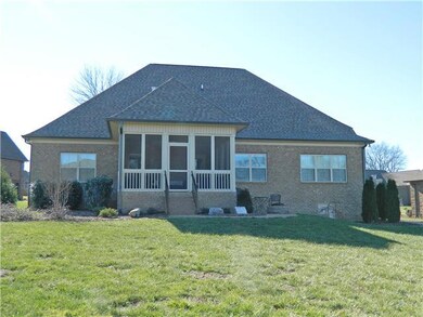 Large backyard, backs up to common area