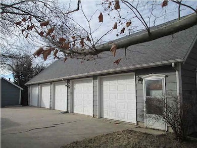 5 car garage