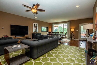 8009 SW 28th Cir, Topeka, KS 66614 - photo 4