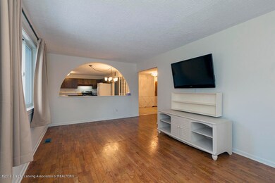 Living Area3_1040x