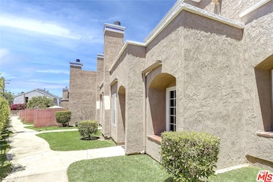 11827 Loma Dr unit 15, Whittier, CA 90604 - photo 2