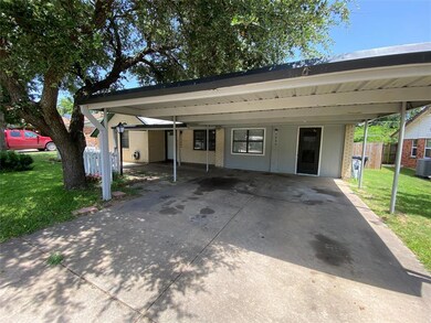 1409 Southern Blvd, Cleburne, TX 76033 - photo 6