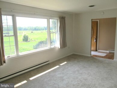 7027 Horst Rd, Chambersburg, PA 17202 - photo 6