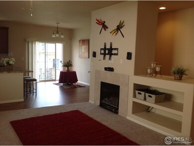 Entry toward FR/Kitchen