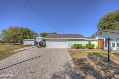 3617 SW Center Rd, Columbus, KS 66725 - photo 3