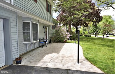 17 Meadowview Dr, East Windsor, NJ 08512 - photo 4