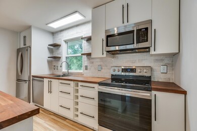 1402 Rocky Ln, Johnson City, TN 37601 - photo 7