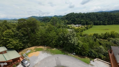 2027 Piney Overlook Ln, Sevierville, TN 37862 - photo 7