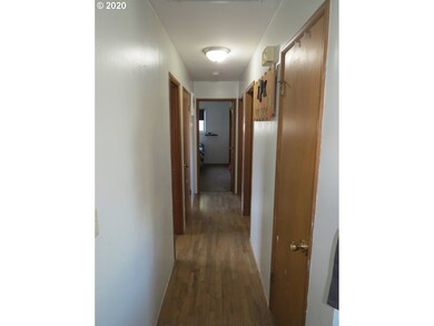 3140 SW Hailey Ave, Pendleton, OR 97801 - photo 7