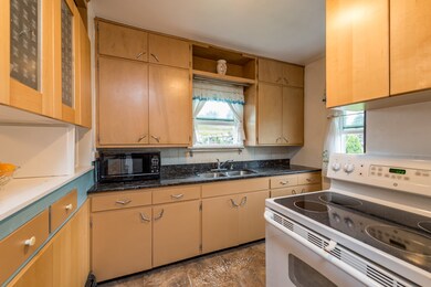 800 N Mcaree Rd, Waukegan, IL 60085 - photo 5