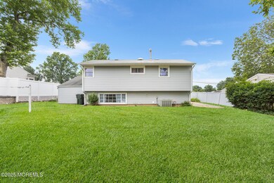 13 Copper Ln Hazlet, NJ-10
