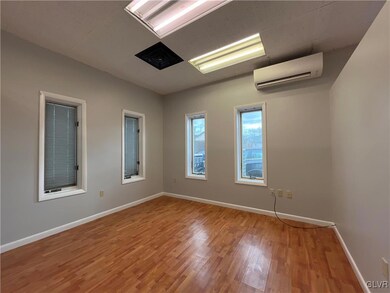 11 S Main St unit 104, Nazareth, PA 18064 - photo 4