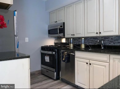 5200 Newton St unit T-1, Bladensburg, MD 20710 - photo 2