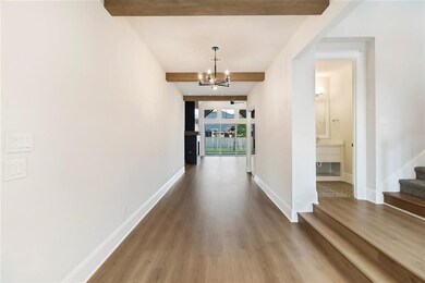 10521 Lake Palmetto Foyer2
