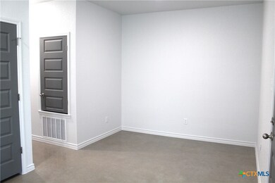 303 Riptide Rd, Temple, TX 76501 - photo 4