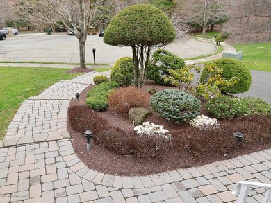 6 Sandra Ct, Marlboro, NJ 07746 - photo 2