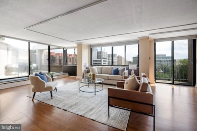 Carriage House unit 904, Washington, DC 20037 - photo 5