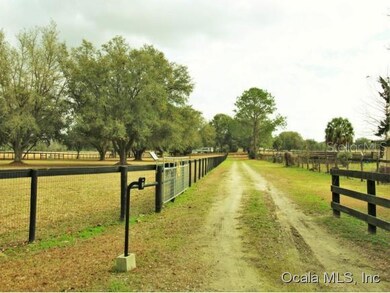 7851 SE 200th Ave, Morriston, FL 32668 - photo 2