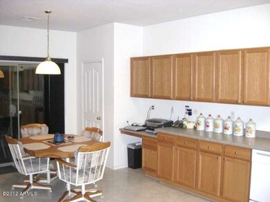Eat-in Kitchen