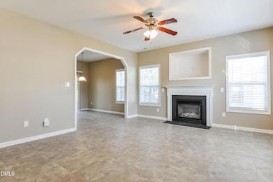 001-photo-living-room-6678391