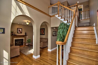 420 Champion Cir, Throop, PA 18512 - photo 2