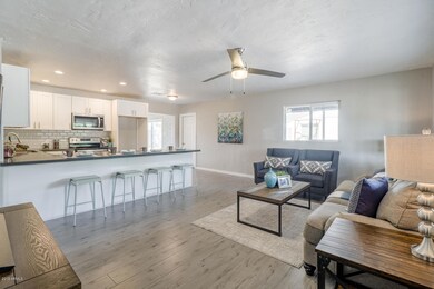 3208 E Clarendon Ave Phoenix-large-006-3
