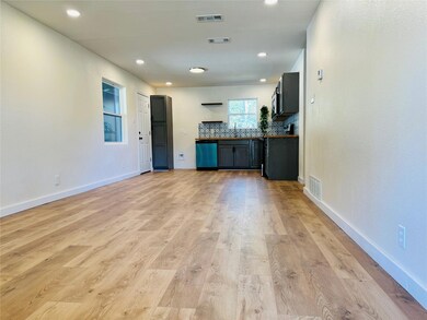 2213 N Crockett St, Sherman, TX 75092 - photo 2