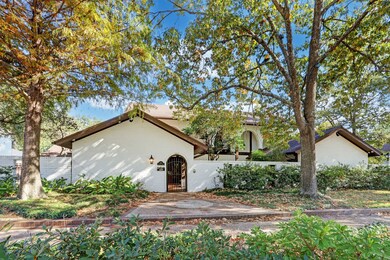 546 Stoneleigh Dr, Houston, TX 77079 - photo 2