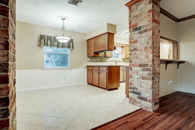 354 W Castle Harbour Dr, Friendswood, TX 77546 - photo 6