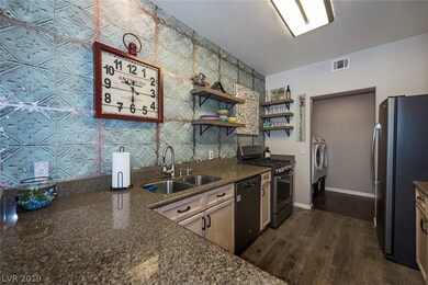 CUSTOM BACK SPLASH & UNDER MOUNT SINK!!!