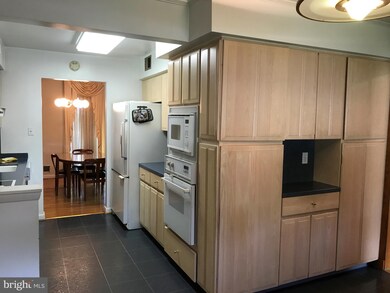 928 Ray Rd, Hyattsville, MD 20783 - photo 7