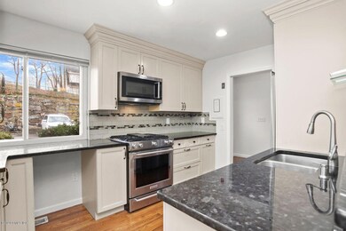 75 Cos Cob Ave unit 2, Cos Cob, CT 06807 - photo 5