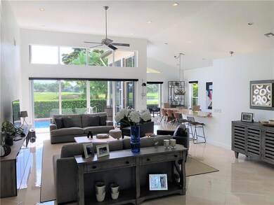  BRIGHT NATURAL LIGHT AND VOLUME CEILING ARE PERFE