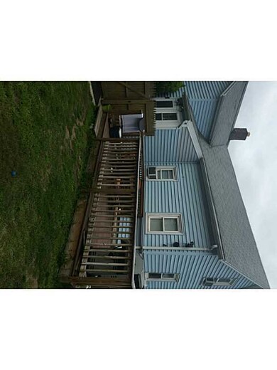 Yard/Garden. deck