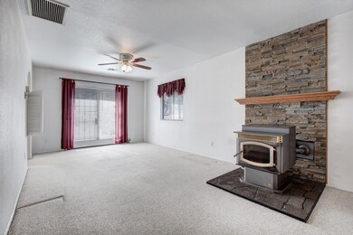Dining Room w Fireplace