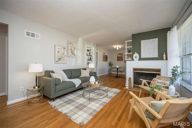 5937 Childress Ave, Saint Louis, MO 63109 - photo 3