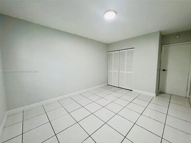 7829 Carlyle Ave unit 5, Miami Beach, FL 33141 - photo 5