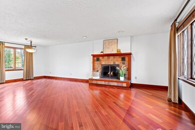 255 Hickory Rd, Carlisle, PA 17015 - photo 4