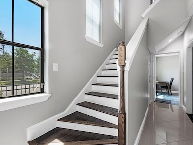 Convenient first-floor ensuite bedroom with kitche