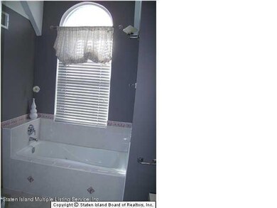 16 Sharrotts Rd, Staten Island, NY 10309 - photo 5