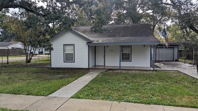 1103 W Willis St, Alvin, TX 77511 - photo 2