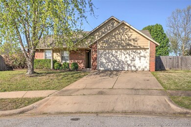 1521 W Edgewater Place, Broken Arrow, OK 74012 - photo 2
