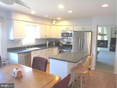 11946 Galaxy Ln, Bowie, MD 20715 - photo 4