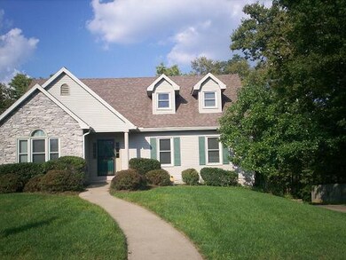 801 Isaac Shelby Cir E, Frankfort, KY 40601 - photo 2