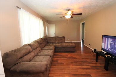 176 Forest Dr, Mount Washington, KY 40047 - photo 3