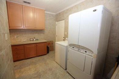 704 S Border Ave, Weslaco, TX 78596 - photo 7