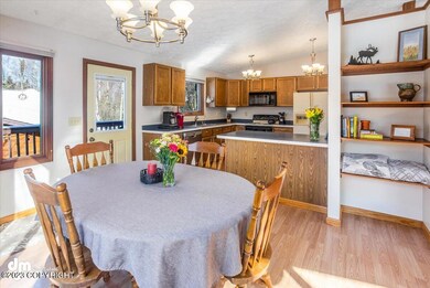 Dining & Kitchen