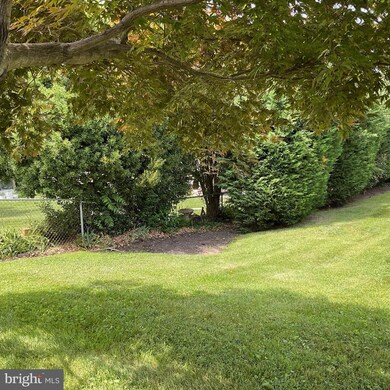 125 N Cypress Rd, Sterling, VA 20164 - photo 5